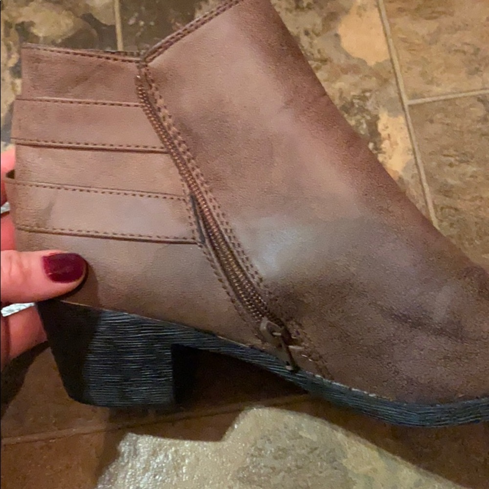 Brown booties - Picture 4 of 4